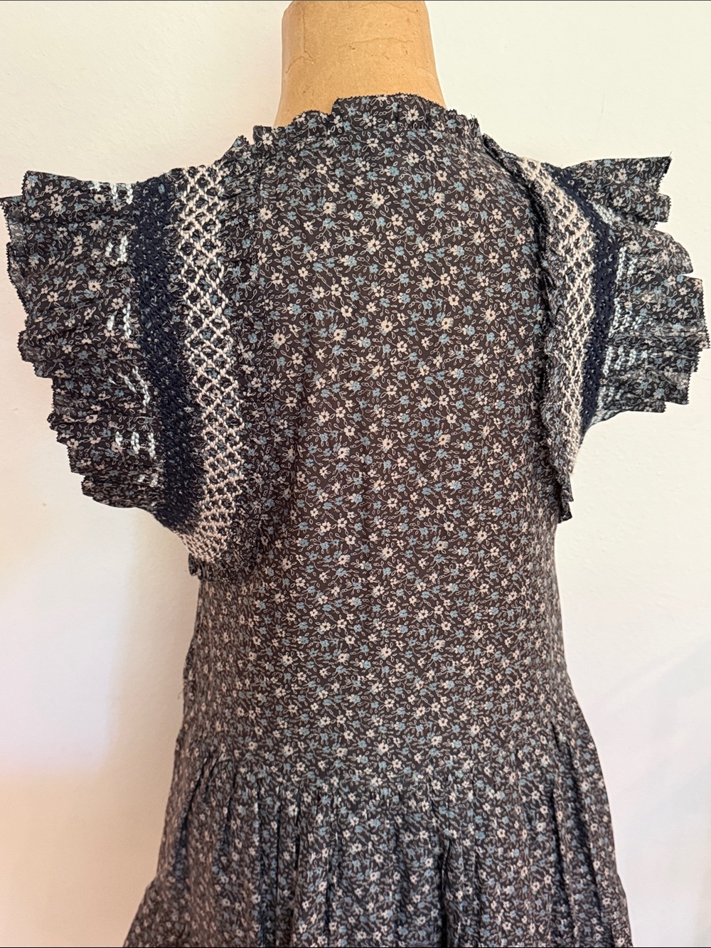 Sea New York sz XS Navy Blue Floral Ruffle-Sleeve Mini Dress 17”x33” great cond - Picture 6 of 11